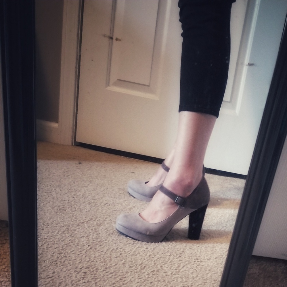 Like new - Candie's Gray and Black Heels - Picture 6 of 6